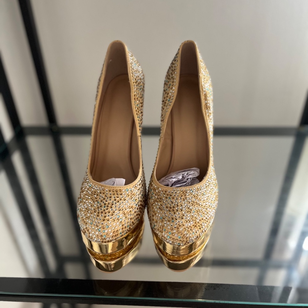 Shoes - Picture 2 of 3